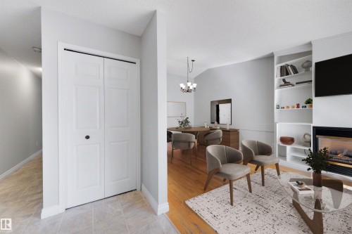 #43 3311 58 St Nw, Edmonton, AB - Indoor