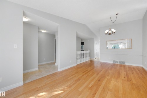 #43 3311 58 St Nw, Edmonton, AB - Indoor Photo Showing Other Room