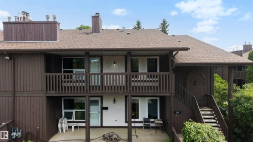 241 SURREY GARDENS Gardens NW  Edmonton, AB T5T 1Z3