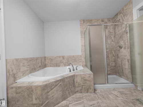 428 Simpkins Link, Leduc, AB - Indoor Photo Showing Bathroom