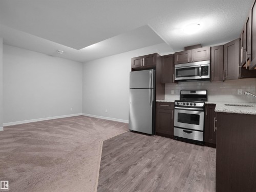428 Simpkins Link, Leduc, AB - Indoor Photo Showing Kitchen