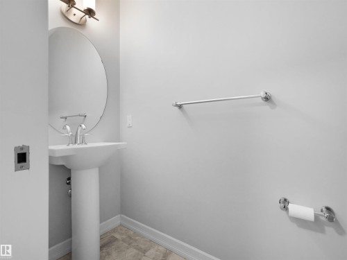 428 Simpkins Link, Leduc, AB - Indoor Photo Showing Bathroom