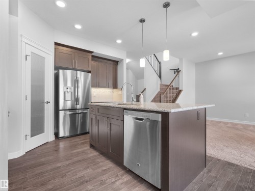 428 Simpkins Link, Leduc, AB - Indoor Photo Showing Kitchen With Upgraded Kitchen
