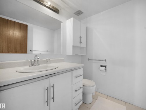 #701 11710 100 Av Nw, Edmonton, AB - Indoor Photo Showing Bathroom