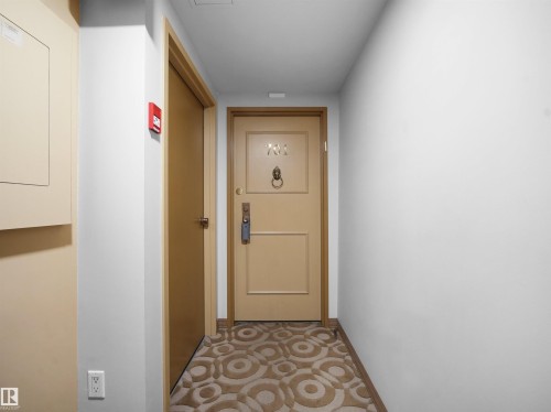 #701 11710 100 Av Nw, Edmonton, AB - Indoor Photo Showing Other Room