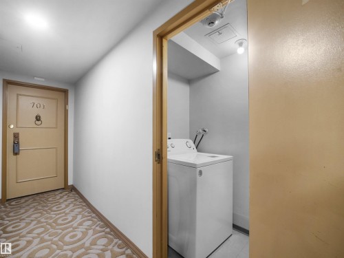 #701 11710 100 Av Nw, Edmonton, AB - Indoor Photo Showing Laundry Room