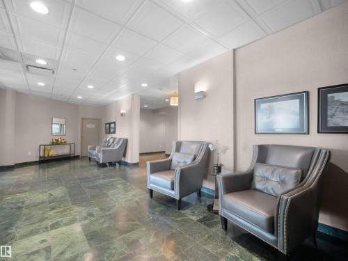 #701 11710 100 Av Nw, Edmonton, AB - Indoor