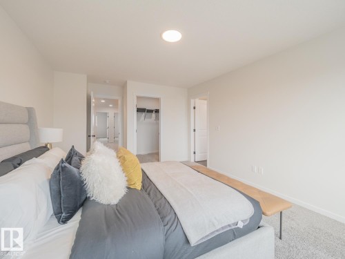 7005 176A Avenue Nw, Edmonton, AB - Indoor Photo Showing Bedroom