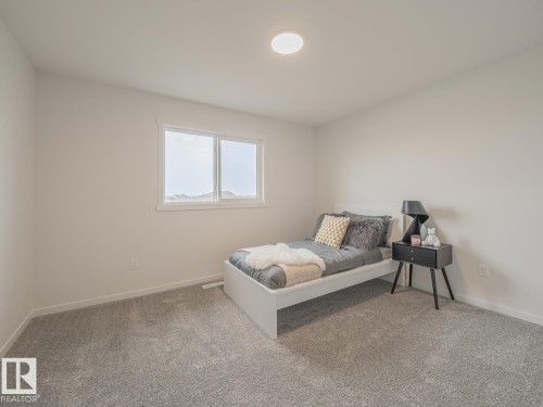 7005 176A Avenue Nw, Edmonton, AB - Indoor Photo Showing Bedroom