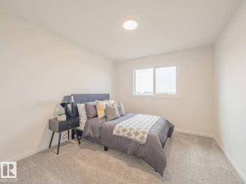 7005 176A Avenue Nw, Edmonton, AB - Indoor Photo Showing Bedroom