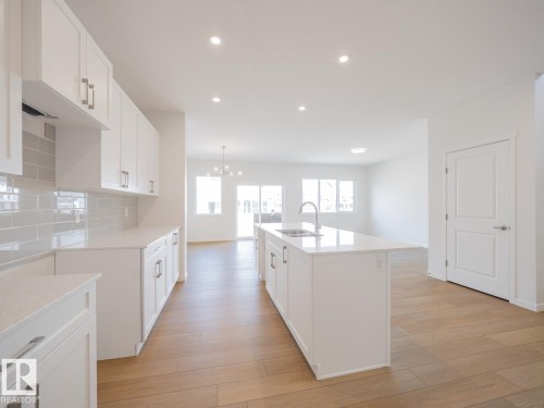 2 Elis Link, Spruce Grove, AB - Indoor Photo Showing Kitchen