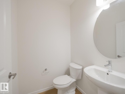 2 Elis Link, Spruce Grove, AB - Indoor Photo Showing Bathroom