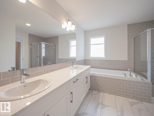 2 Elis Link, Spruce Grove, AB - Indoor Photo Showing Bathroom
