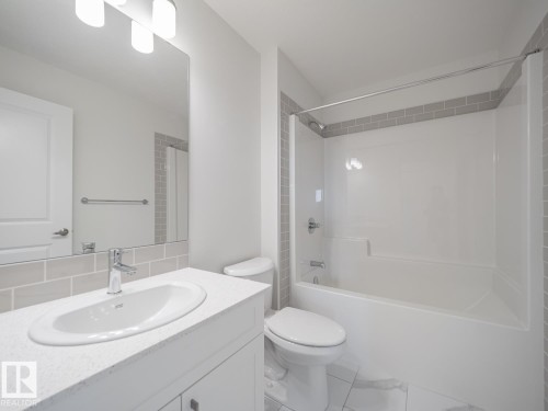 2 Elis Link, Spruce Grove, AB - Indoor Photo Showing Bathroom