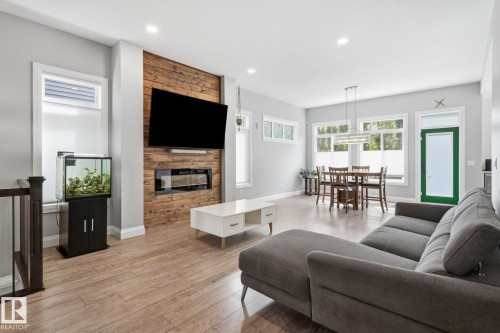 17 Kingsbury Circle, Spruce Grove, AB - Indoor Photo Showing Living Room With Fireplace