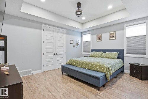 17 Kingsbury Circle, Spruce Grove, AB - Indoor Photo Showing Bedroom