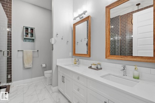 17 Kingsbury Circle, Spruce Grove, AB - Indoor Photo Showing Bathroom