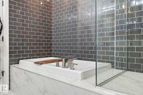 17 Kingsbury Circle, Spruce Grove, AB - Indoor Photo Showing Bathroom