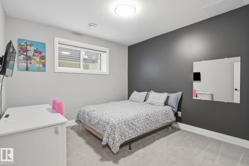 17 Kingsbury Circle, Spruce Grove, AB - Indoor Photo Showing Bedroom