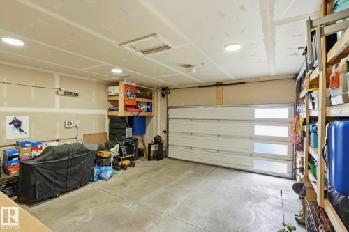 17 Kingsbury Circle, Spruce Grove, AB - Indoor Photo Showing Garage
