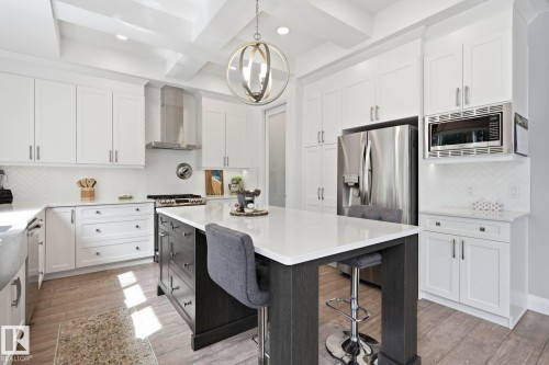 17 Kingsbury Circle, Spruce Grove, AB - Indoor Photo Showing Kitchen With Upgraded Kitchen