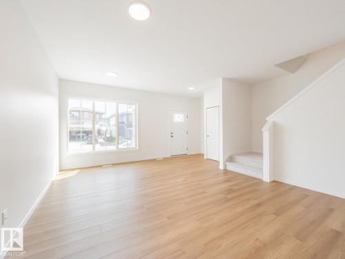 17334 6A Street Ne, Edmonton, AB - Indoor Photo Showing Other Room
