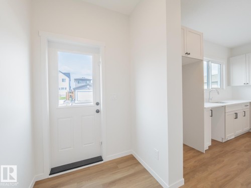17334 6A Street Ne, Edmonton, AB - Indoor Photo Showing Other Room
