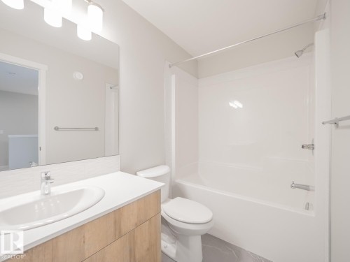 19604 30 Avenue Nw, Edmonton, AB - Indoor Photo Showing Bathroom