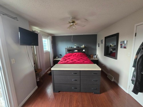 3236 130A Avenue Nw, Edmonton, AB - Indoor Photo Showing Bedroom