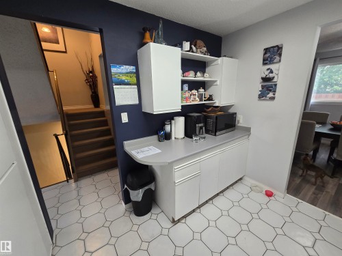 3236 130A Avenue Nw, Edmonton, AB - Indoor