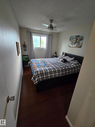 3236 130A Avenue Nw, Edmonton, AB - Indoor Photo Showing Bedroom