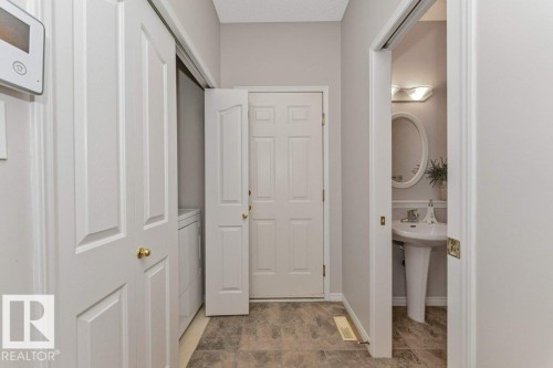 1072 Barnes Way Sw, Edmonton, AB - Indoor Photo Showing Laundry Room