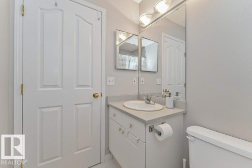 1072 Barnes Way Sw, Edmonton, AB - Indoor Photo Showing Bathroom