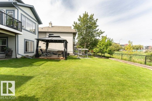 1072 Barnes Way Sw, Edmonton, AB - Outdoor