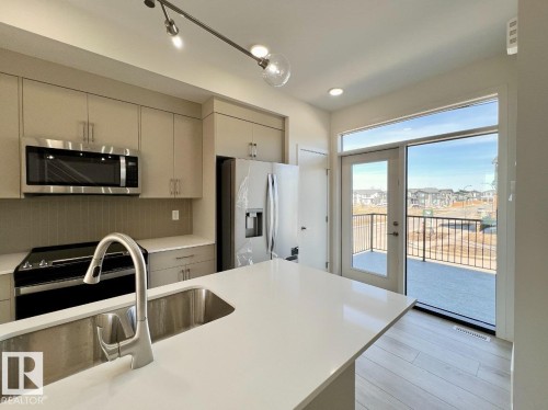 124 Westwind Drive, Spruce Grove, AB - Indoor Photo Showing Kitchen