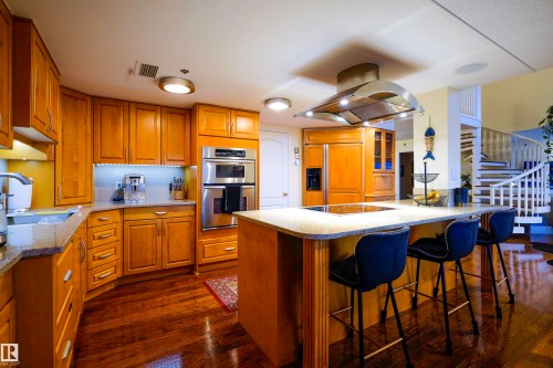 #1504 10130 114 St Nw, Edmonton, AB - Indoor Photo Showing Kitchen