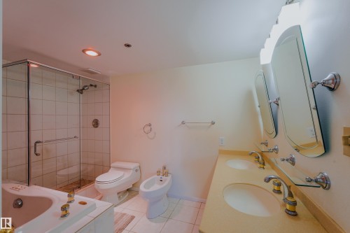 #1504 10130 114 St Nw, Edmonton, AB - Indoor Photo Showing Bathroom