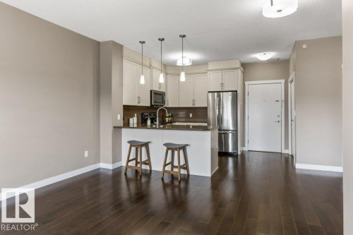 #409 2207 44 Av Nw, Edmonton, AB - Indoor Photo Showing Kitchen With Upgraded Kitchen