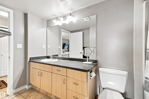 #504 10180 104 St Nw, Edmonton, AB - Indoor Photo Showing Bathroom