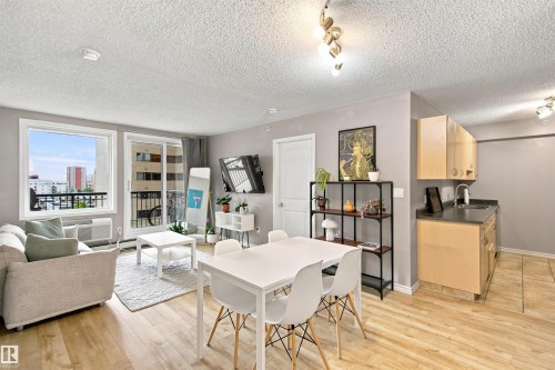 #504 10180 104 St Nw, Edmonton, AB - Indoor