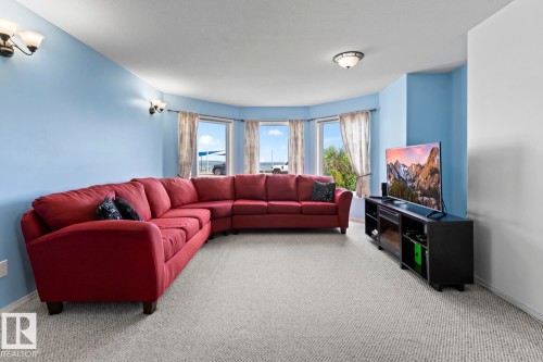 1805 1 Avenue, Cold Lake, AB - Indoor Photo Showing Living Room