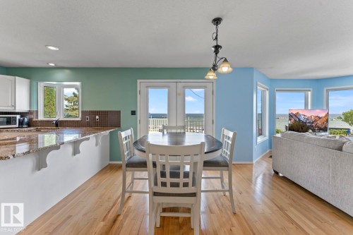 1805 1 Avenue, Cold Lake, AB - Indoor Photo Showing Dining Room