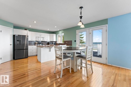 1805 1 Avenue, Cold Lake, AB - Indoor