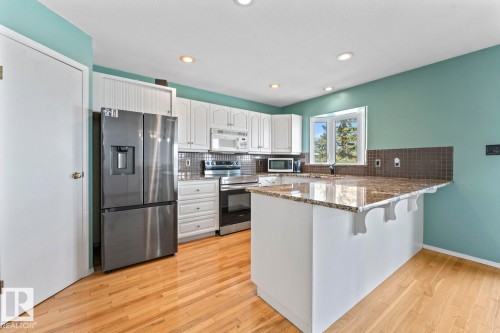 1805 1 Avenue, Cold Lake, AB - Indoor Photo Showing Kitchen With Upgraded Kitchen