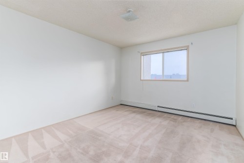 #306 4220 139 Av Nw, Edmonton, AB - Indoor Photo Showing Other Room