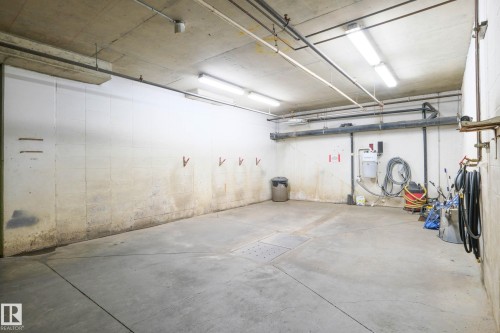 #209 237 Youville Dr E Nw, Edmonton, AB - Indoor Photo Showing Garage