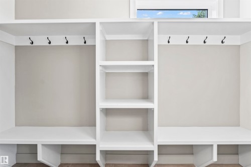 5606 105 Avenue Nw, Edmonton, AB - Indoor With Storage