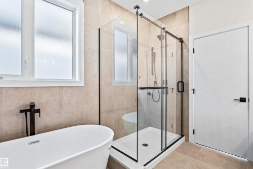 5606 105 Avenue Nw, Edmonton, AB - Indoor Photo Showing Bathroom