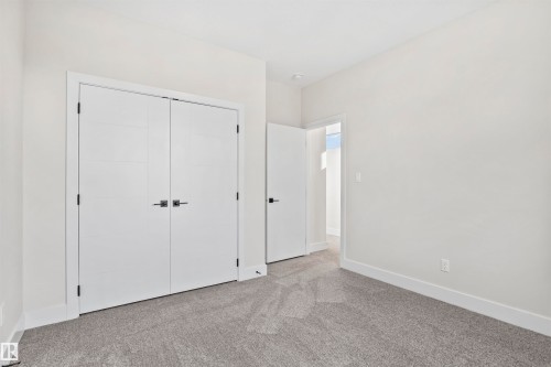 5606 105 Avenue Nw, Edmonton, AB - Indoor Photo Showing Other Room