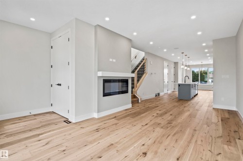 5606 105 Avenue Nw, Edmonton, AB - Indoor With Fireplace